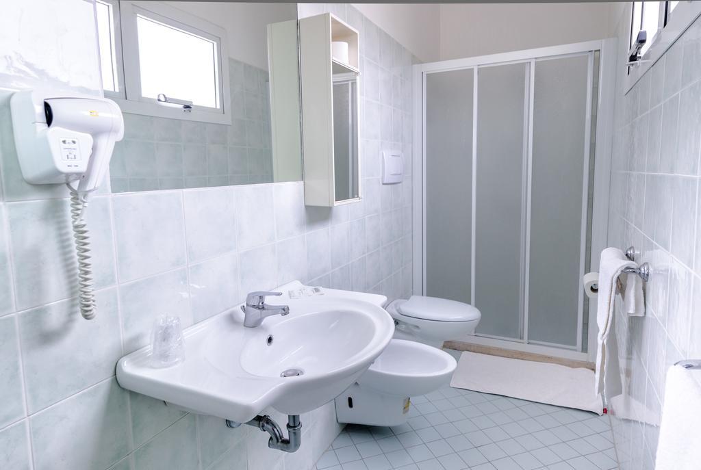 Hotel San Gottardo Riccione Buitenkant foto